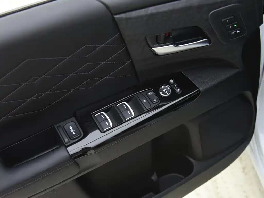 Honda Elysion 2.0L e:HEV Prestige