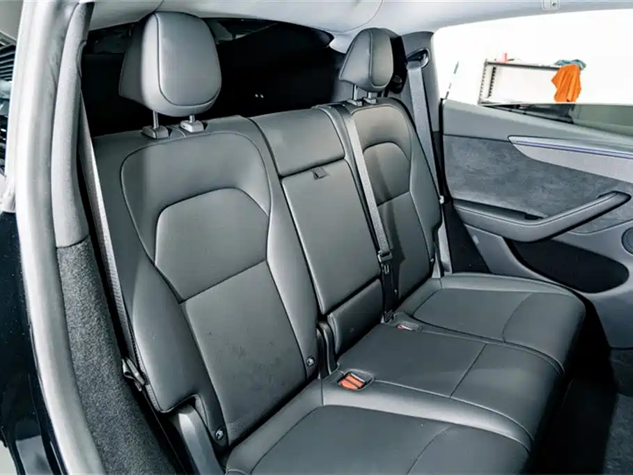 Model Y 2025 Long Range All-Wheel Drive