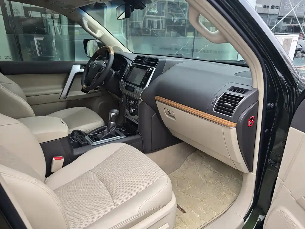Prado 2018 3.5L Automatic VX NAVI Rear-mounted Spare Tire