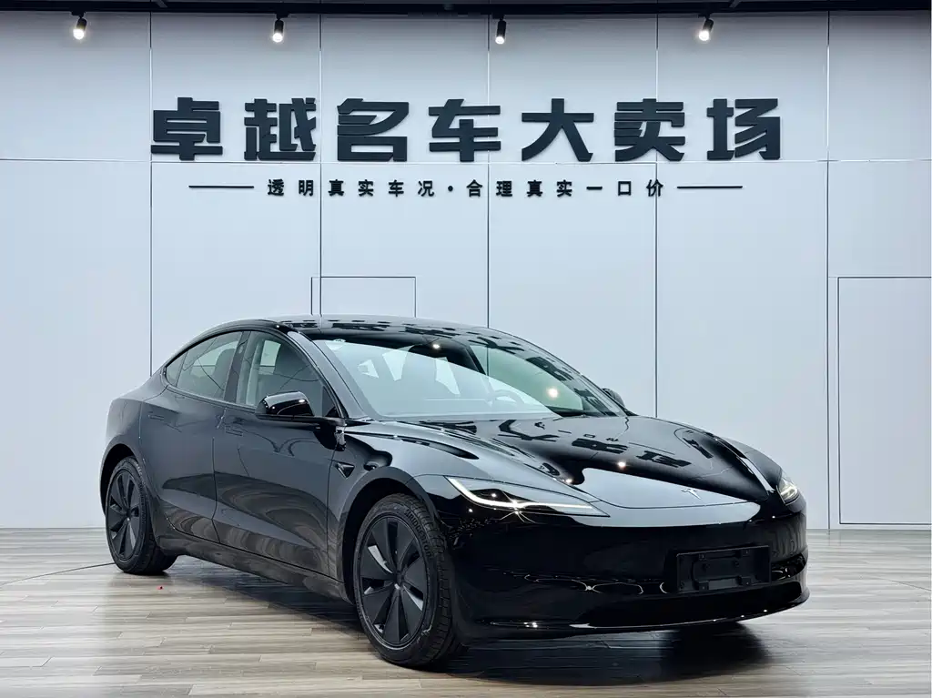 Model 3 2025 Rear-Wheel Drive