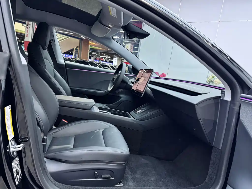 Model 3 2025 Rear-Wheel Drive