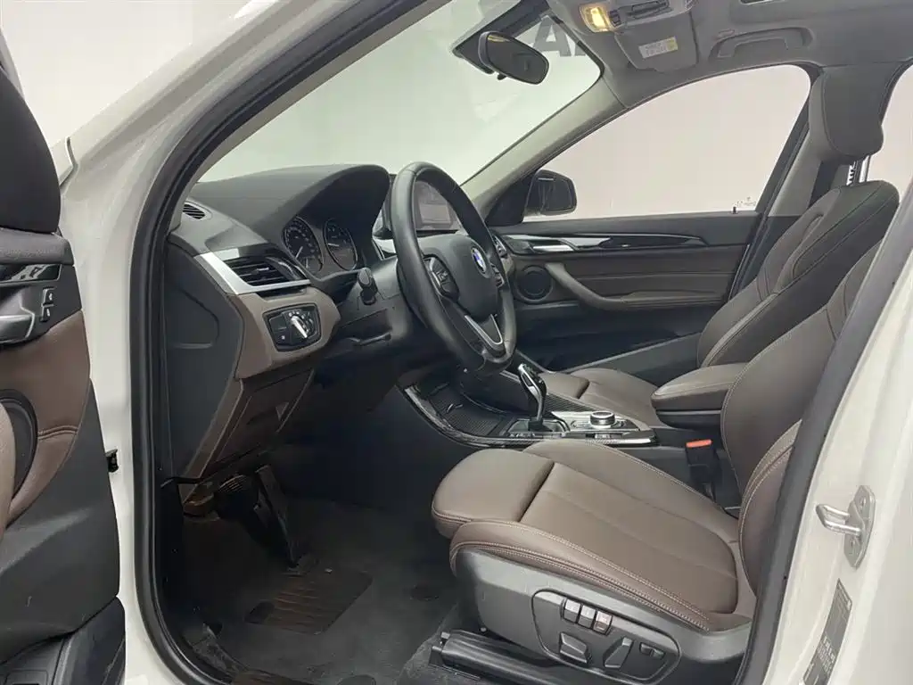 BMW X1 2020 sDrive25Li Leading Edition