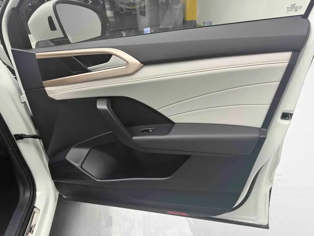 Volkswagen Tharu 2024 300TSI FWD Full Moon Edition