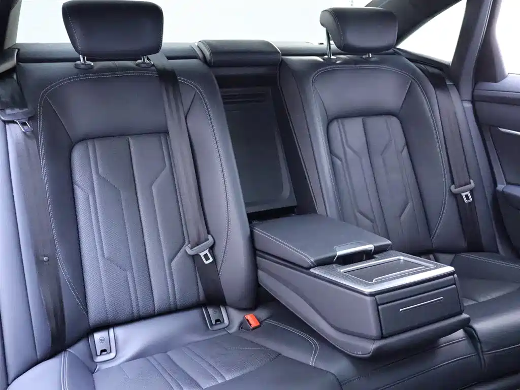 Audi A6L 2025 40 TFSI Luxury Dynamic Edition