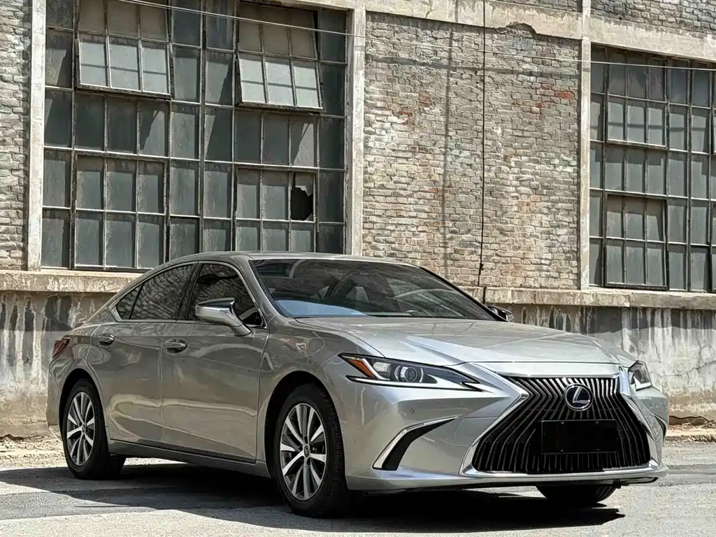 Lexus ES 300h 2018