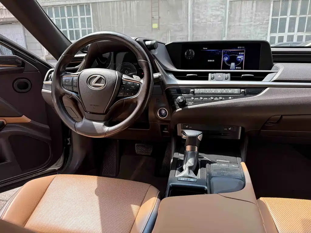 Lexus ES 300h 2018
