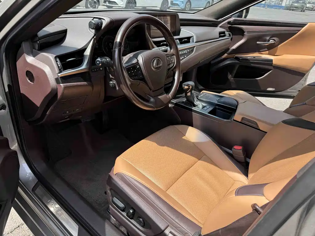 Lexus ES 300h 2018