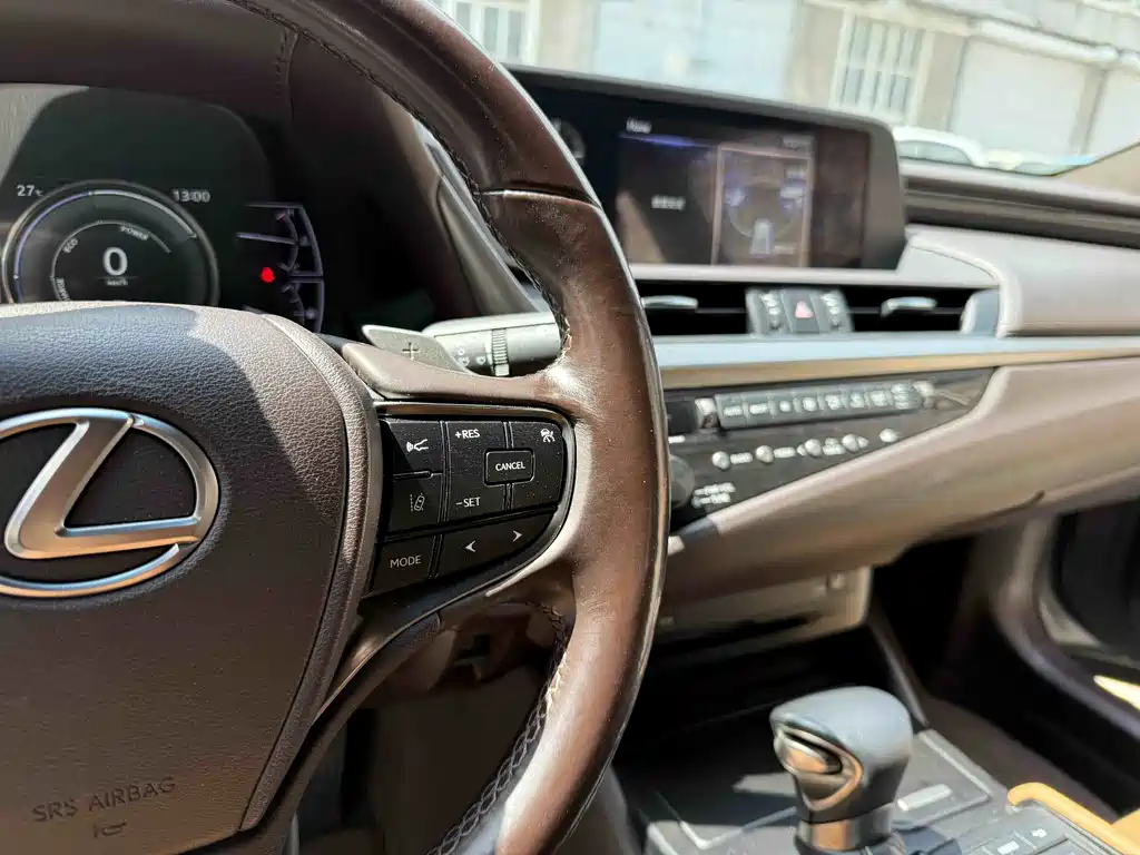 Lexus ES 300h 2018