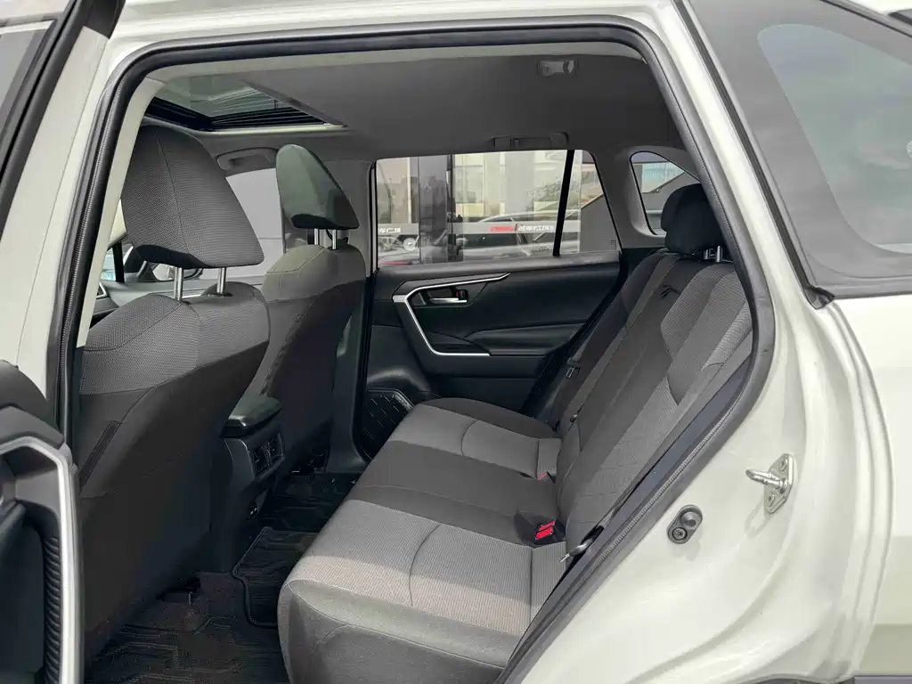 Toyota RAV4 2021 2.0L CVT 2WD Style Edition