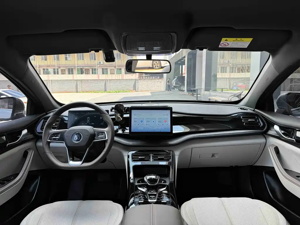 Qin PLUS 2023 Champion Edition DM-i 55KM Leading Model