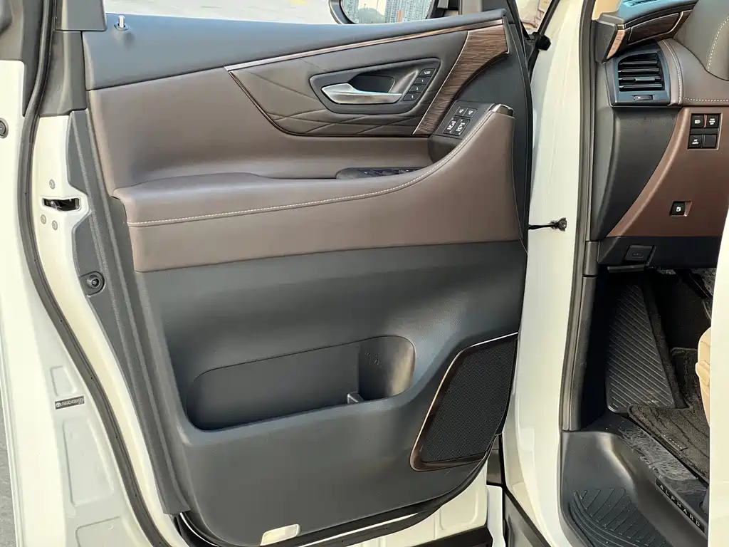 Toyota Alphard 2024 Hybrid 2.5L Premium Edition
