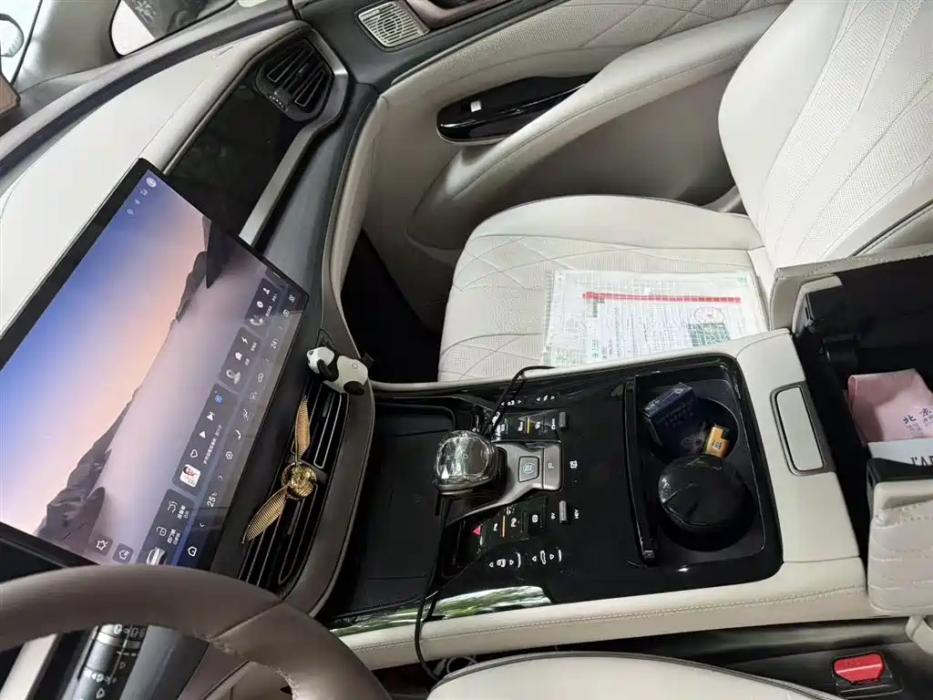 Denza D9 2022 DM-i 970 AWD Flagship