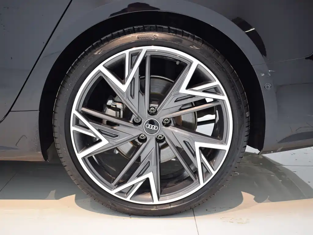 Audi A7L 45 TFSI quattro S-line Black Edition