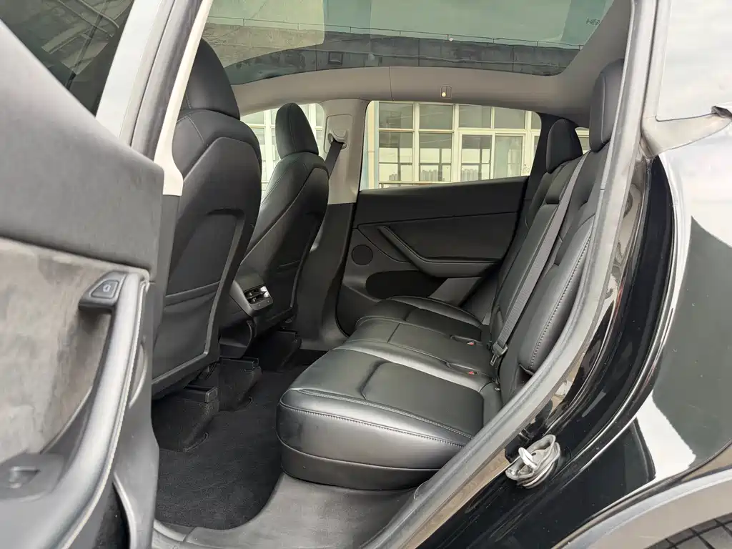 Model Y 2023 Rear-Wheel Drive