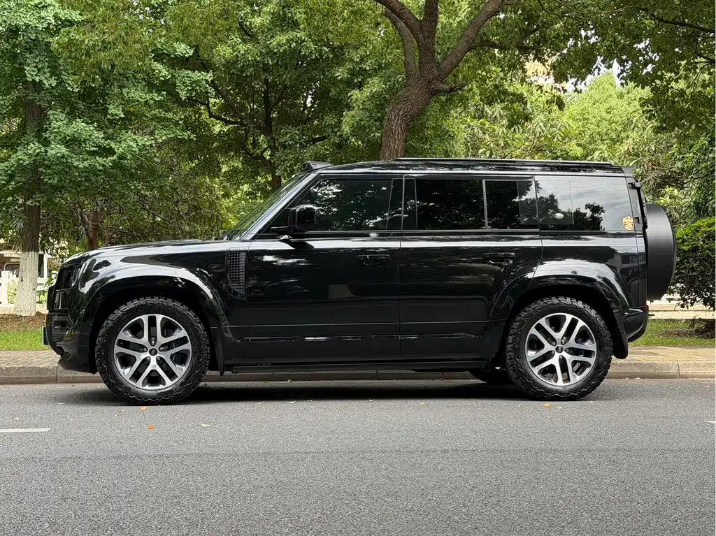 Land Rover Defender 2024 110 3.0T P400 XS