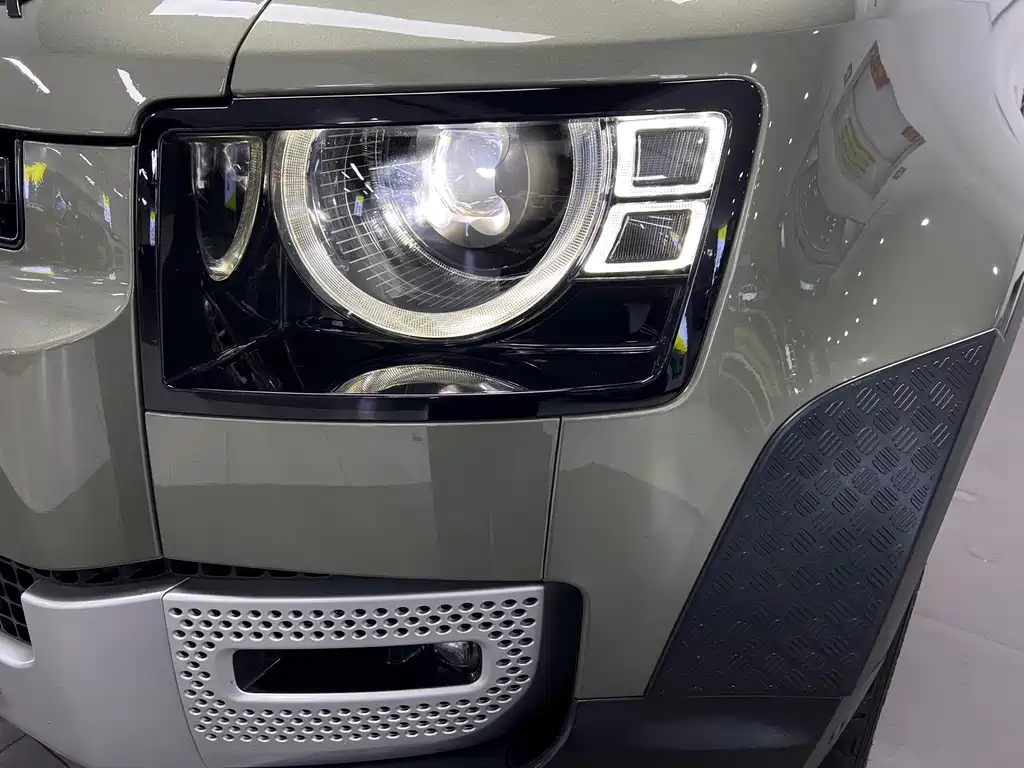 Land Rover Defender 2022 110 P400 Dark Edition