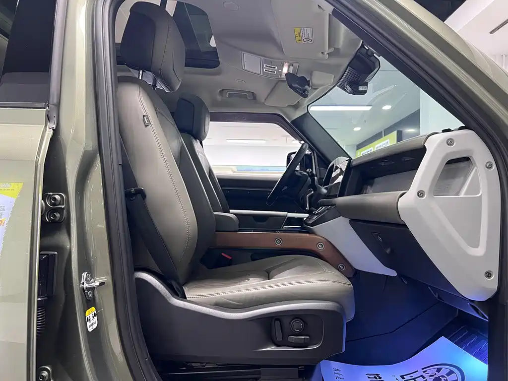Land Rover Defender 2022 110 P400 Dark Edition