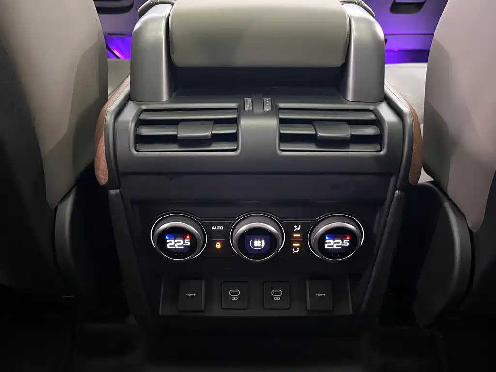 Land Rover Defender 2022 110 P400 Dark Edition