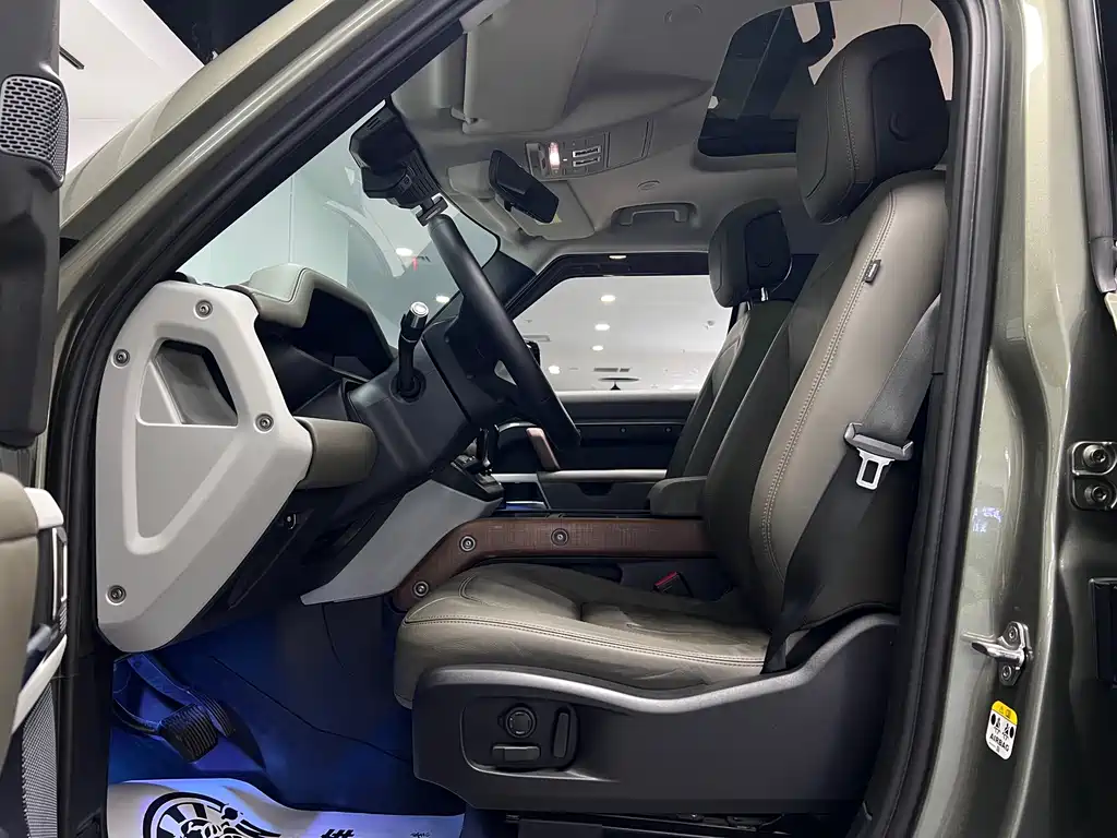 Land Rover Defender 2022 110 P400 Dark Edition