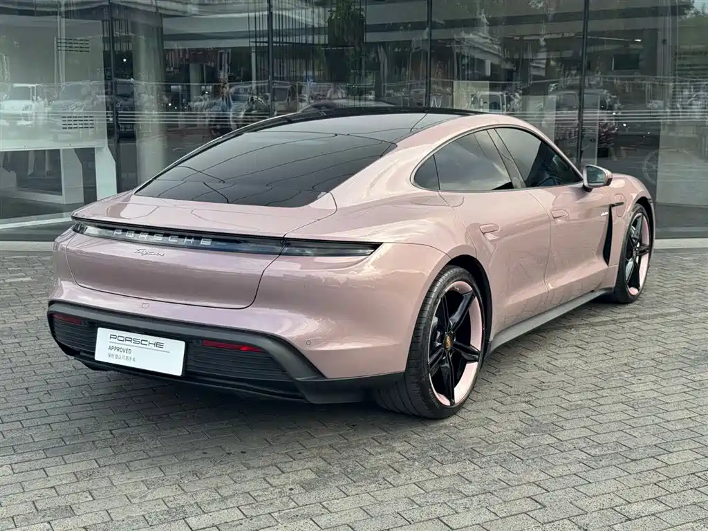 Porsche Taycan 2022