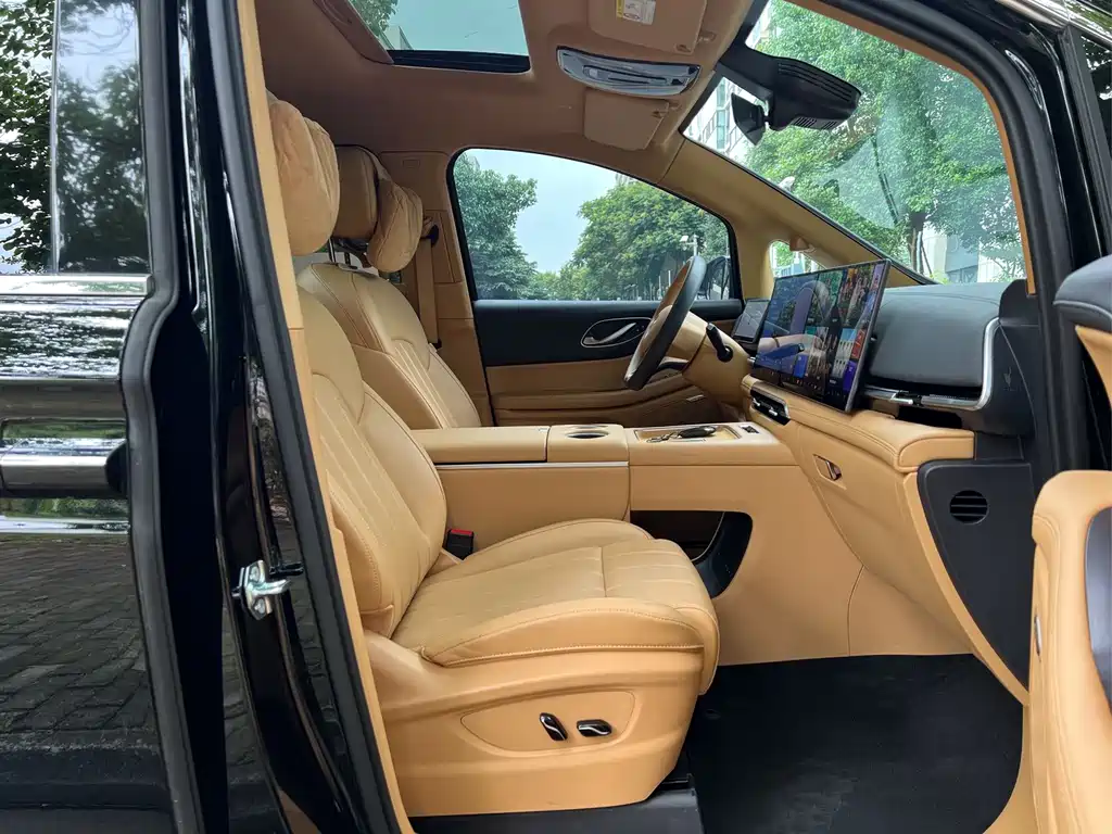 Voyah Dreamer 2025 PHEV AWD Flagship Kunpeng Edition