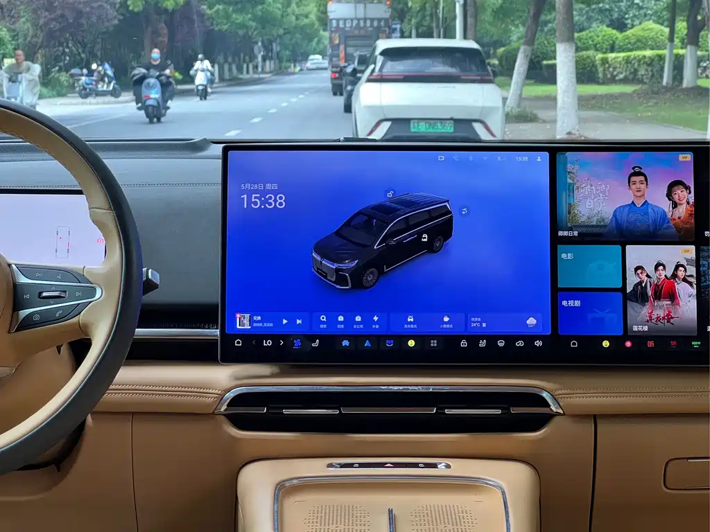 Voyah Dreamer 2025 PHEV AWD Flagship Kunpeng Edition