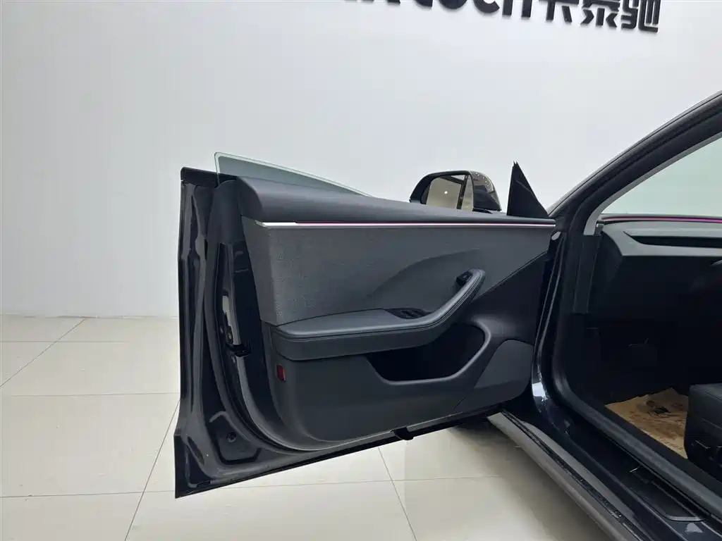 Model 3 2023 Rear-Wheel Drive