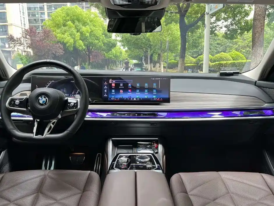 BMW 7 Series 2023 735Li M Sport Package
