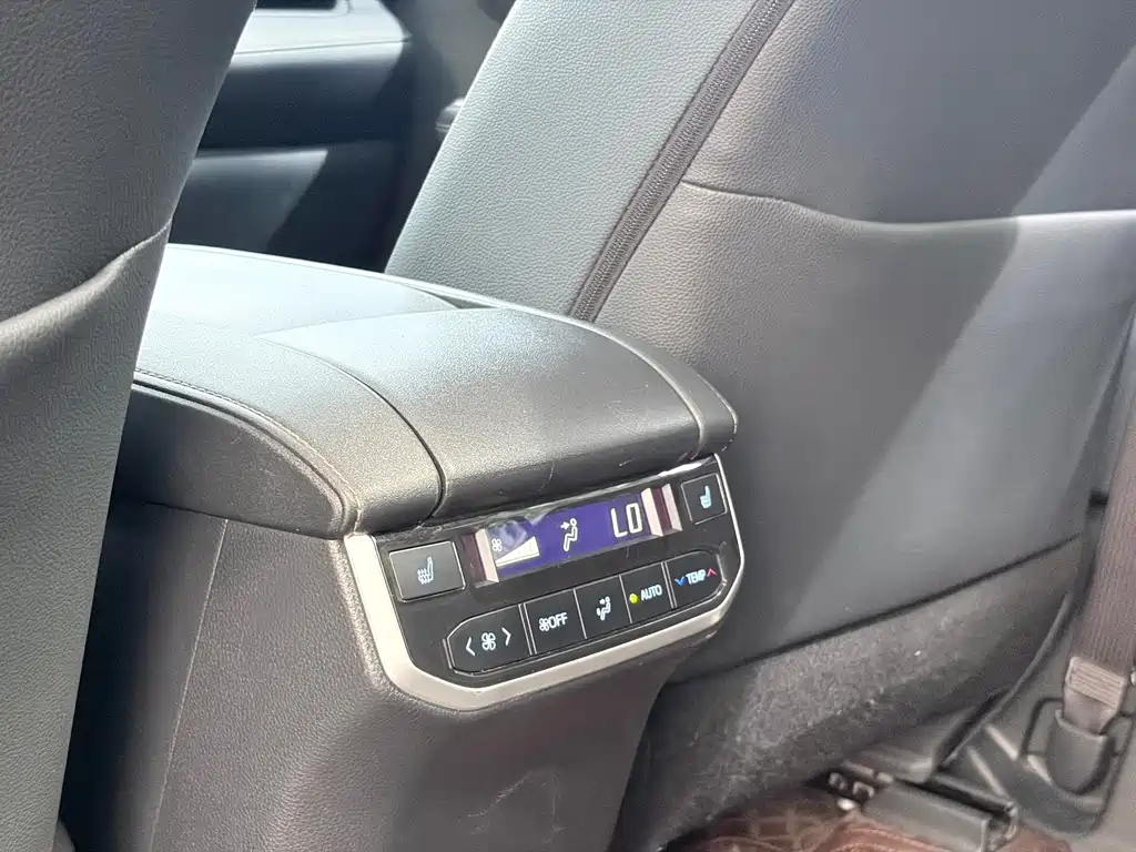 Toyota Highlander 2022 Hybrid 2.5L AWD Premium 7-Seater