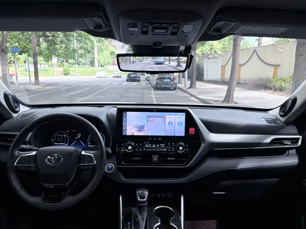 Toyota Highlander 2022 Hybrid 2.5L AWD Premium 7-Seater