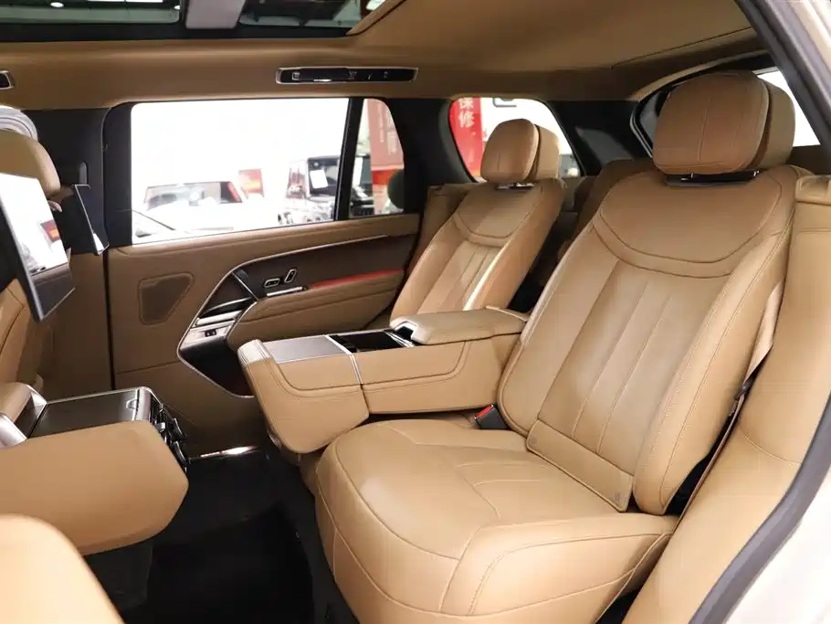 Range Rover 2025 3.0 L6 400PS Autobiography LWB