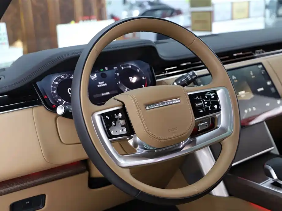 Range Rover 2025 3.0 L6 400PS Autobiography LWB