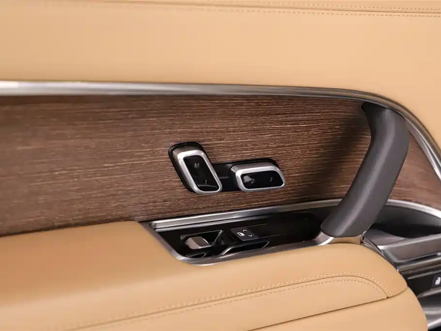 Range Rover 2025 3.0 L6 400PS Autobiography LWB
