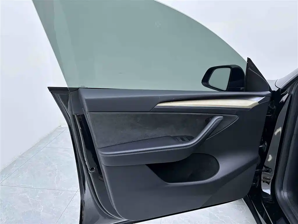 Tesla Model Y 2022 Long Range AWD (facelift)