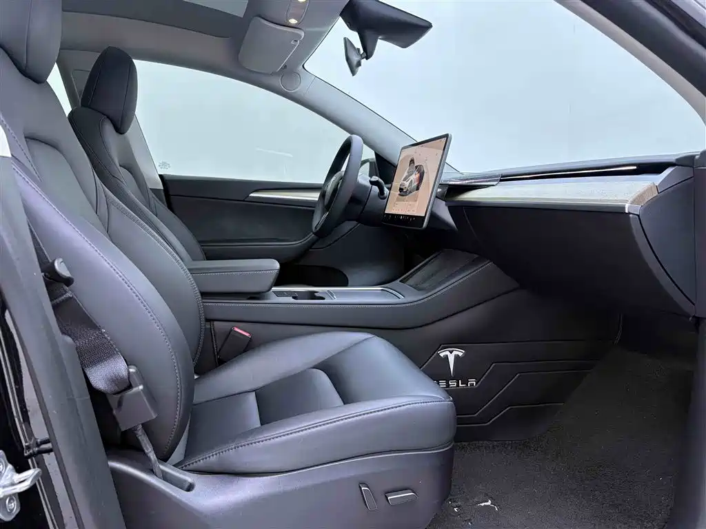 Tesla Model Y 2022 Long Range AWD (facelift)