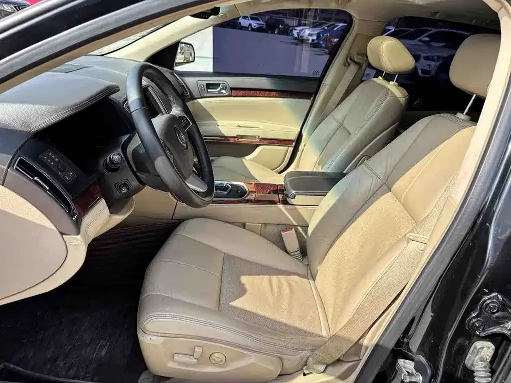 Cadillac SLS 2011 2.0T Elite