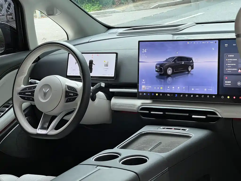 Voyah Dreamer 2025 PHEV AWD Prestige Kunpeng Edition