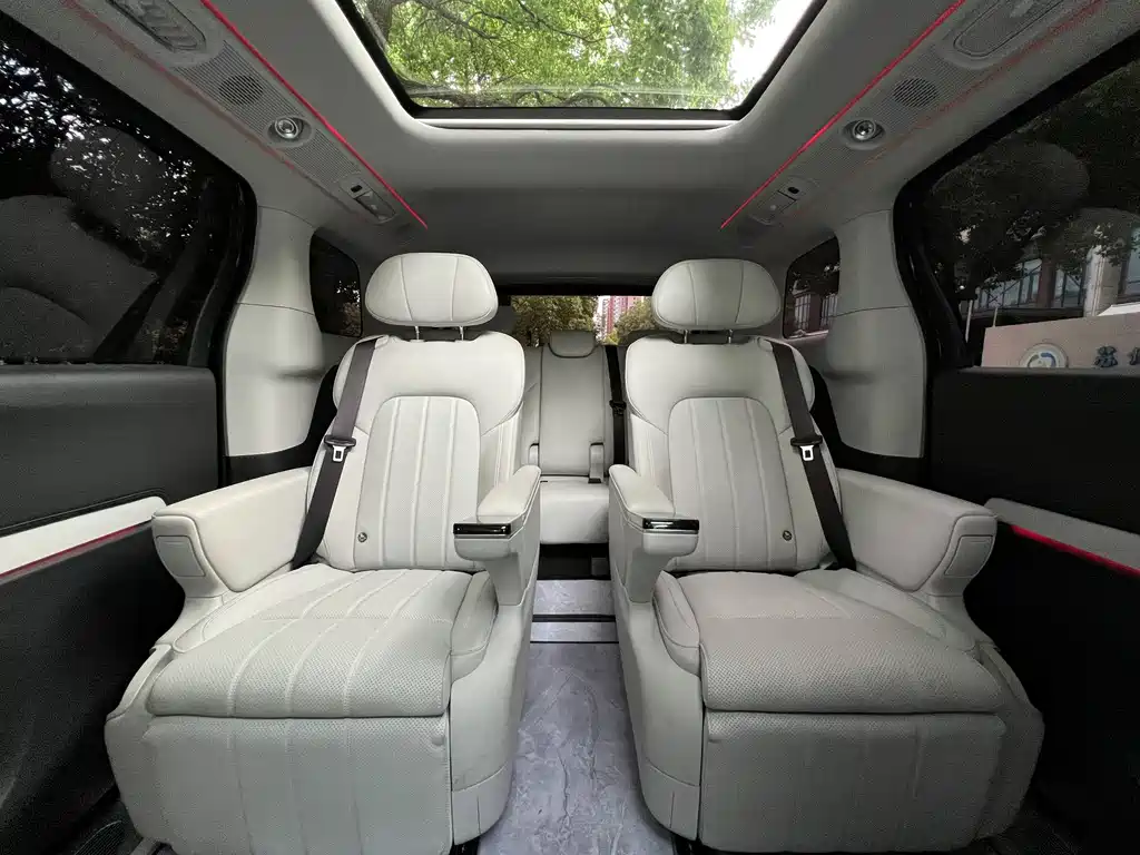 Voyah Dreamer 2025 PHEV AWD Prestige Kunpeng Edition