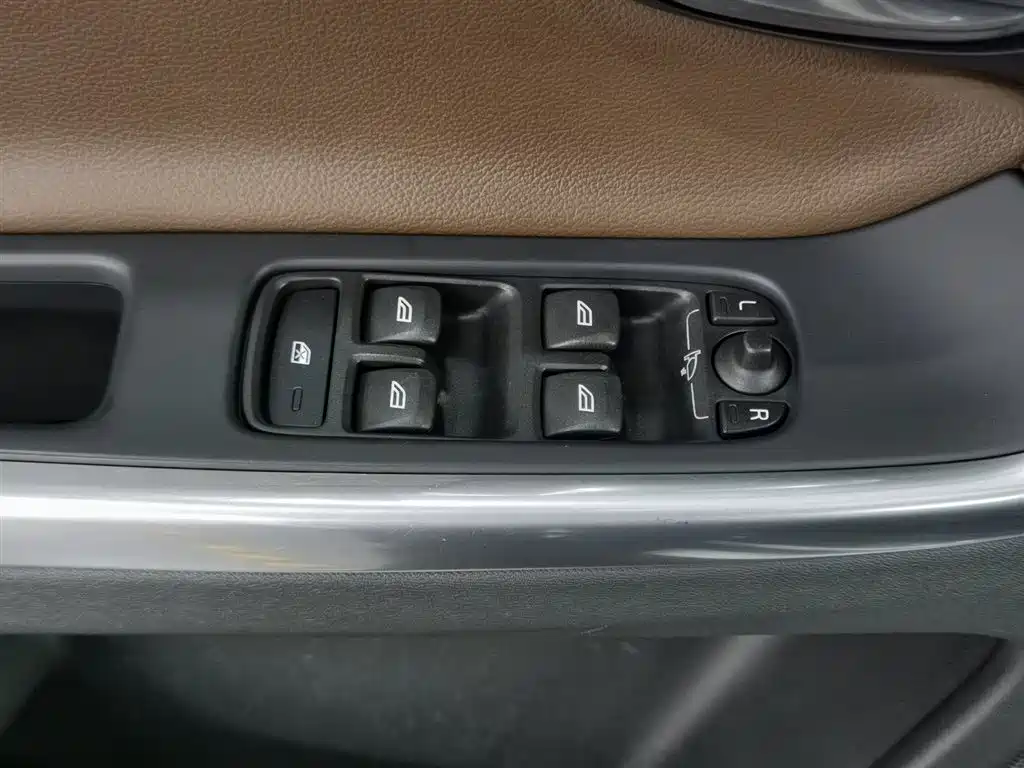 Volvo XC60 2015 T5 AWD Zhiyuan Edition