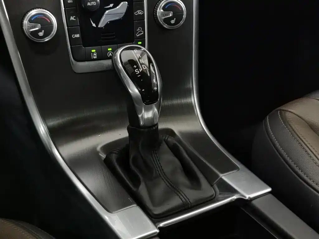 Volvo XC60 2015 T5 AWD Zhiyuan Edition