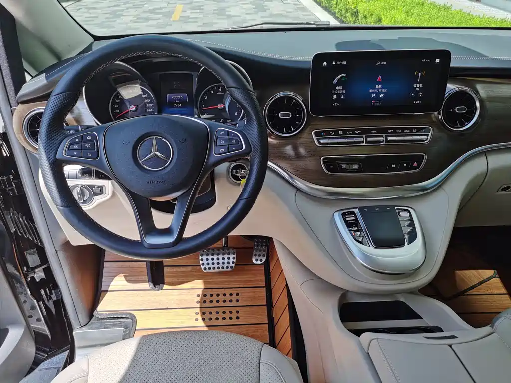 Mercedes-Benz V-Class 2021 V 260 L Long Wheelbase Luxury