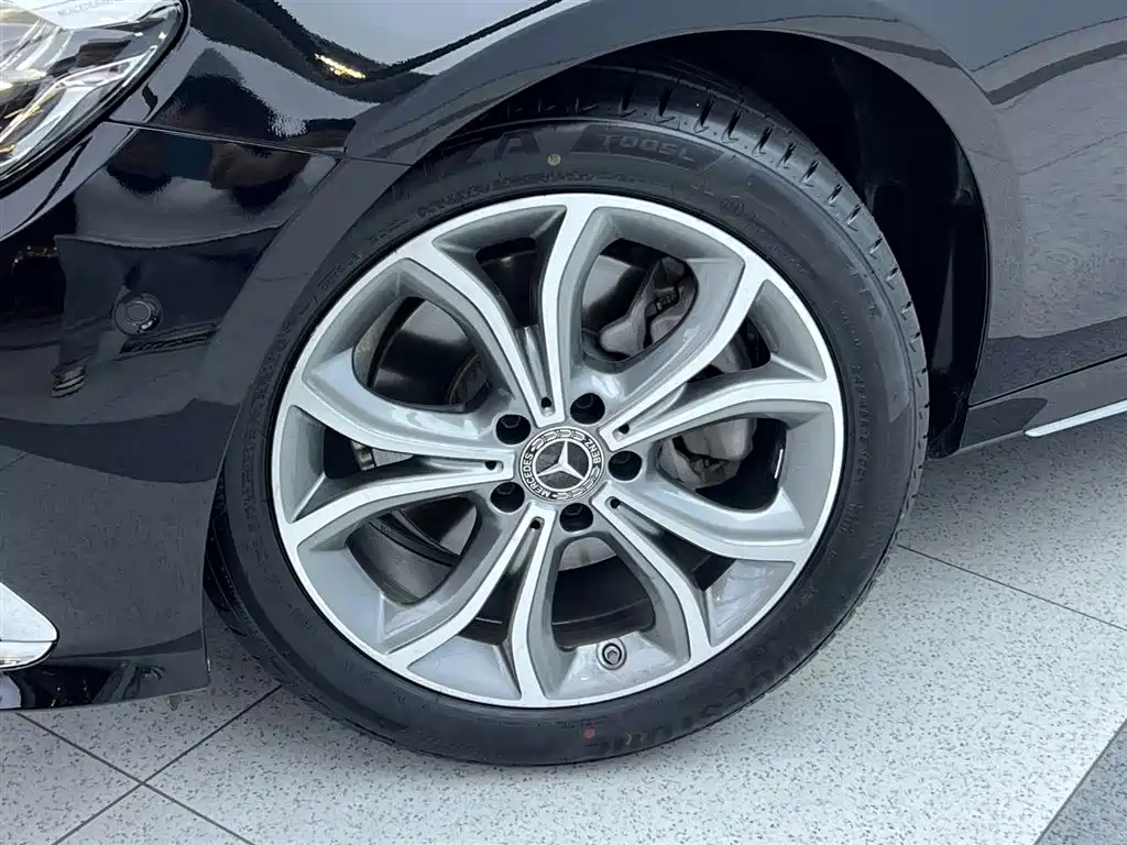 Mercedes-Benz E 300 L Sport Luxury 2021
