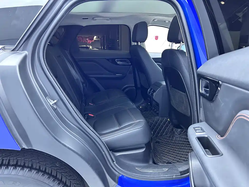 Jaguar F-PACE 2018 2.0T RWD Urban Prestige Edition
