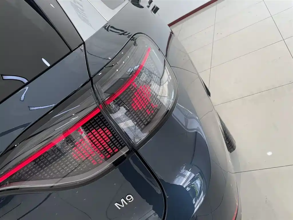 AITO M9 2024 EREV Ultra Edition 42kWh 6-Seater