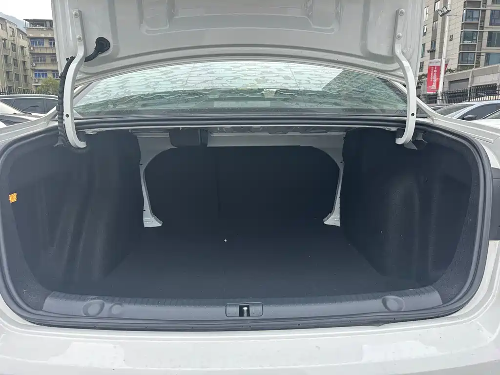 Volkswagen Lavida 2017 1.6L Automatic Comfort