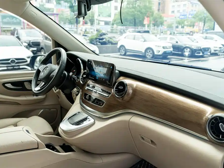 Mercedes-Benz V-Class 2022 V 260 L Long Wheelbase Luxury Edition