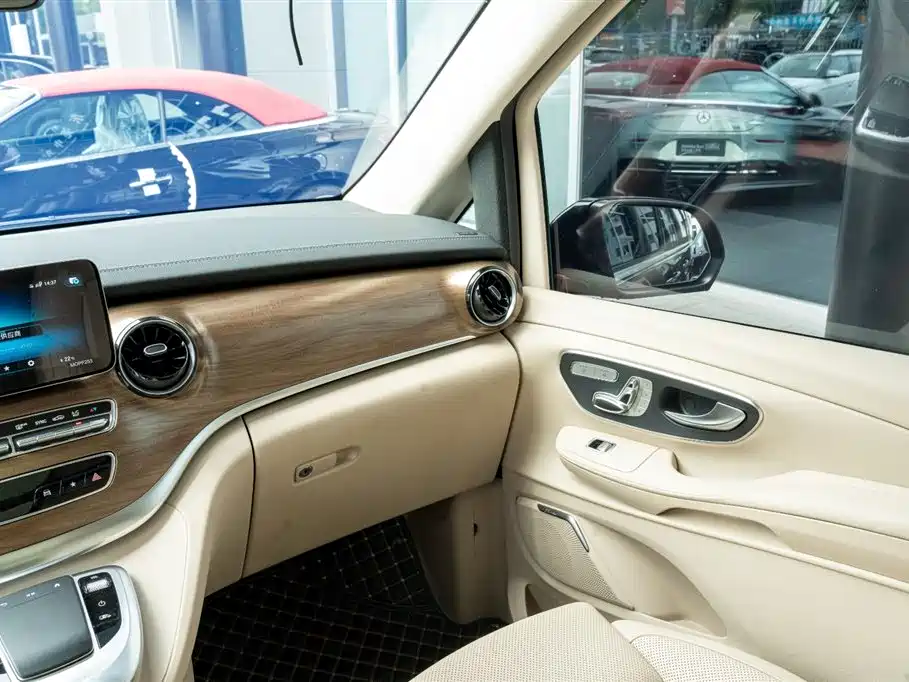 Mercedes-Benz V-Class 2022 V 260 L Long Wheelbase Luxury Edition