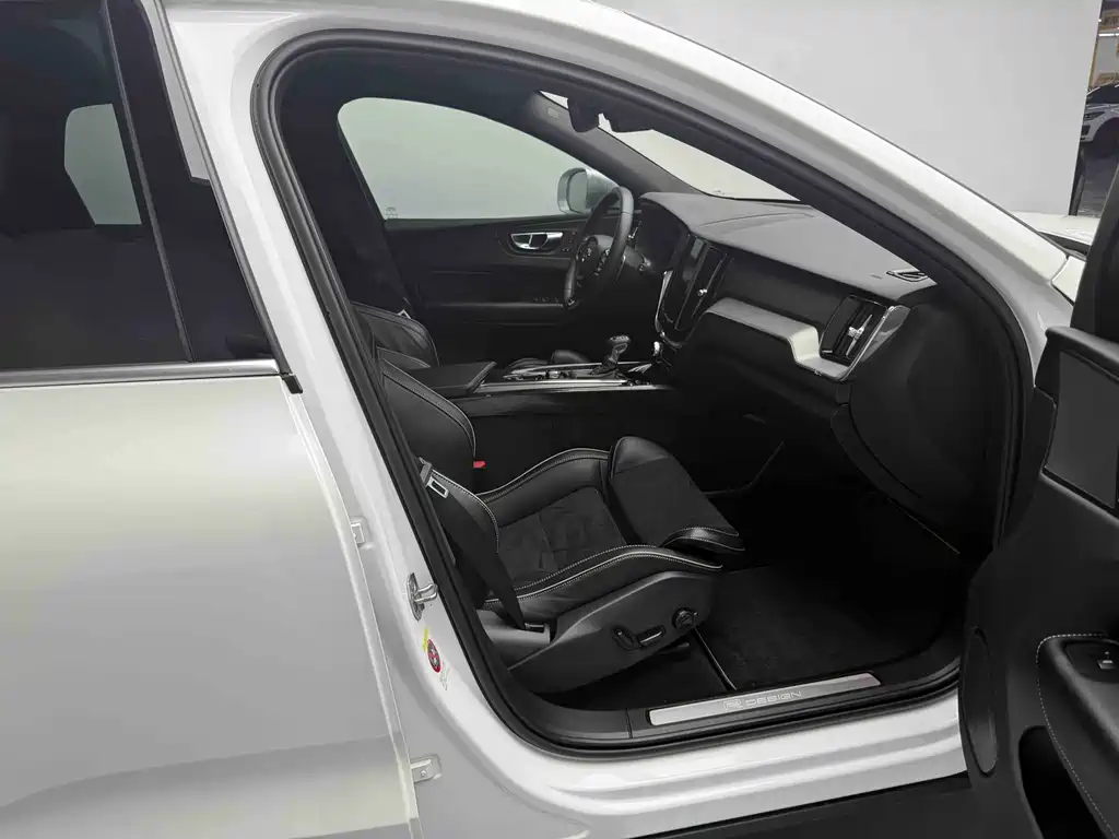 Volvo XC60 2019 T5 AWD Zhiyuan Sport Edition China V