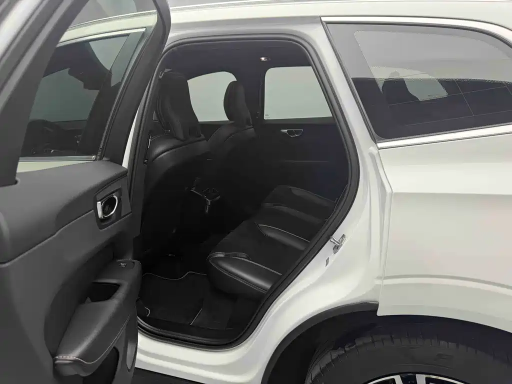 Volvo XC60 2019 T5 AWD Zhiyuan Sport Edition China V