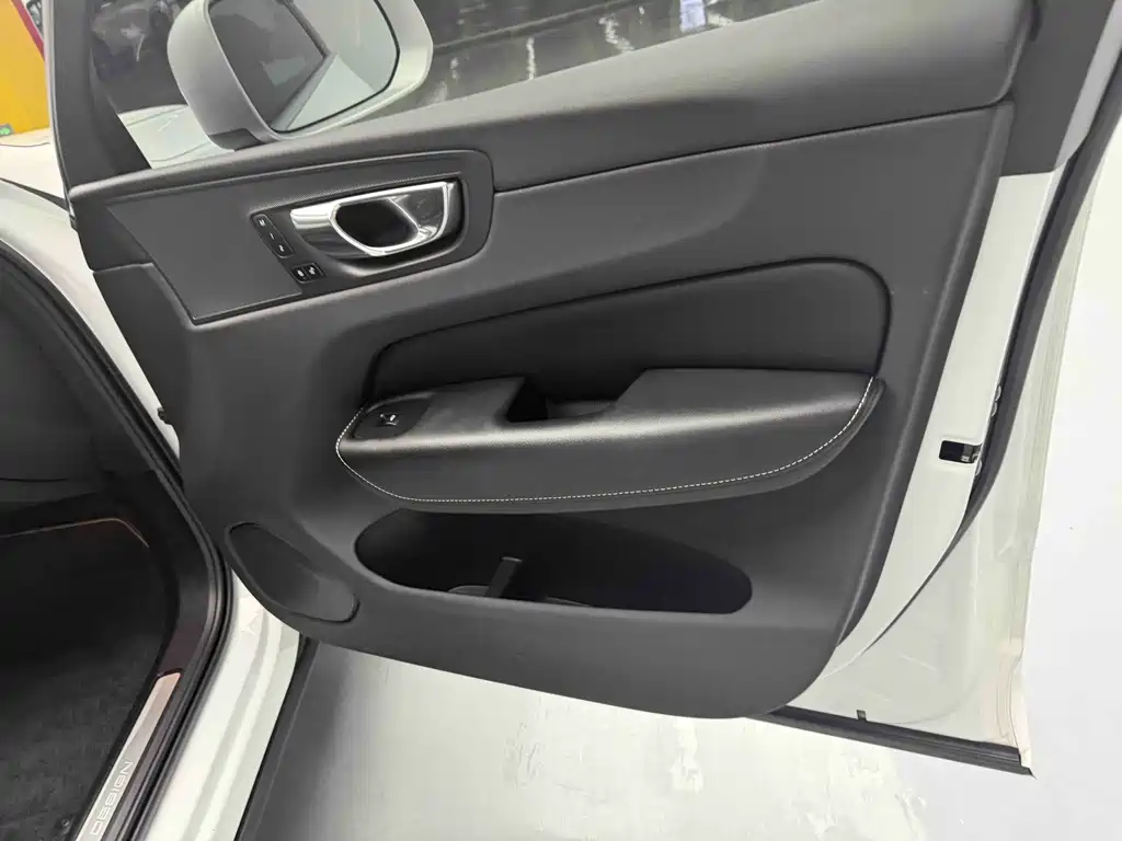 Volvo XC60 2019 T5 AWD Zhiyuan Sport Edition China V